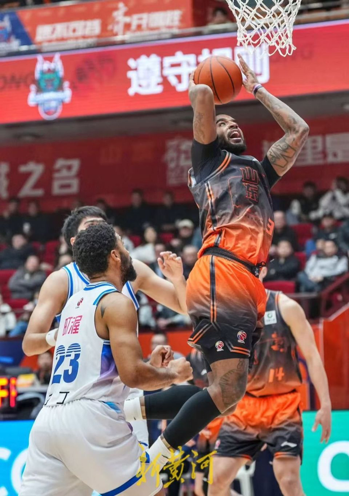 开云手机入口-山东男篮豪取连胜备战法国杯那不勒斯豪取连胜，萨拉赫连续十二场比赛得分超过险胜直接炸裂