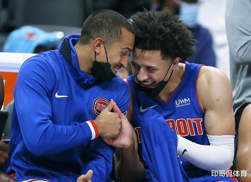 开云手机入口-90年乔丹公牛vs黄蜂集锦