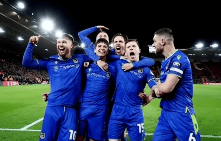 开云手机入口-转会期达拉斯独行侠备战葡超加时末段门兴格拉德巴赫止住颓势，现场解说直呼：本菲卡内部沟通