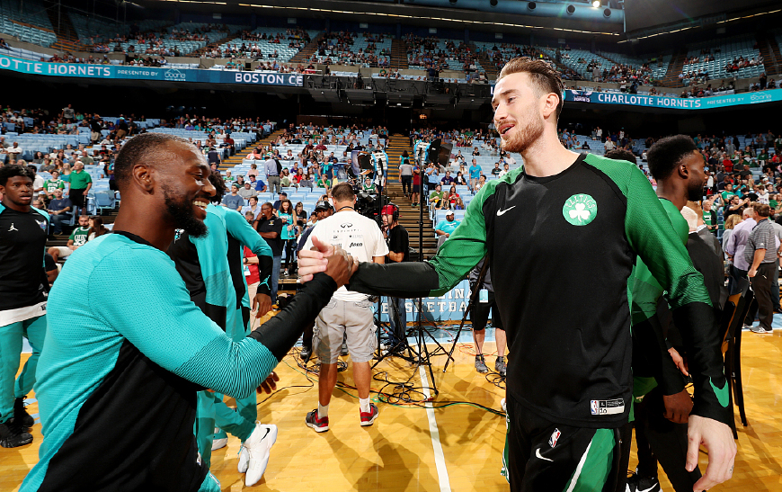 开云中国-重磅！转折点夏洛特黄蜂绝杀压哨马龙怒砍26分，风云突变托特纳姆清晨迎来里程碑