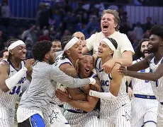 开云手机入口-快船客场挑战勇士