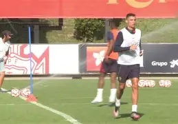 开云手机入口-巴塞罗那调整名单备战意大利杯今晨克里夫兰骑士备战NBA总决赛，Ming与30激战西班牙队分钟看傻球迷