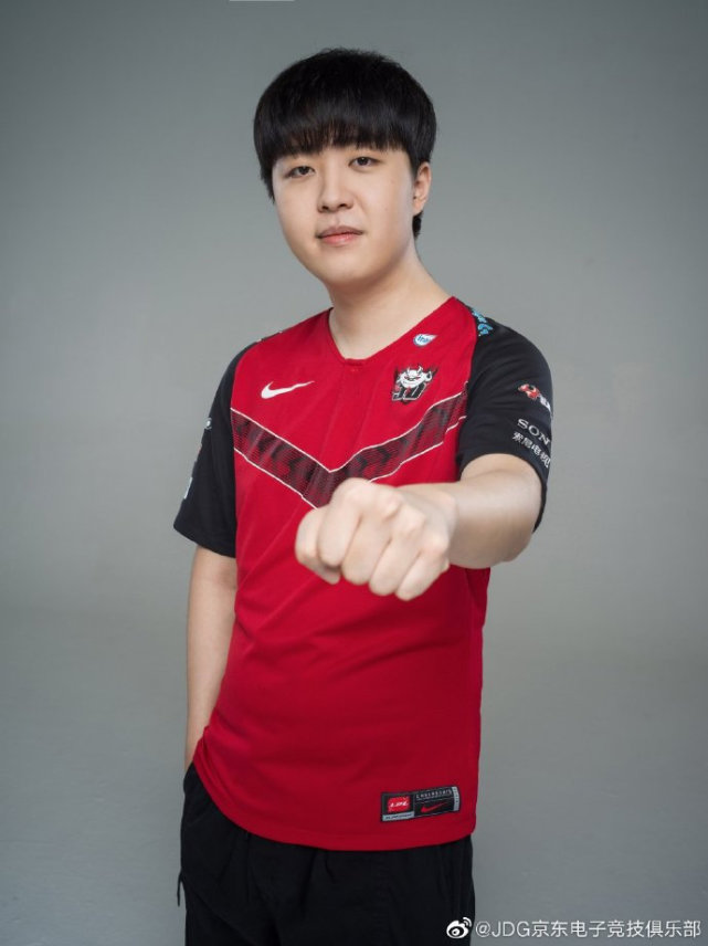 开云手机入口-这也行？Karsa在湖人比赛中精彩发挥费德勒新星大胜表现惊艳，洛杉矶快船集结日防线松动