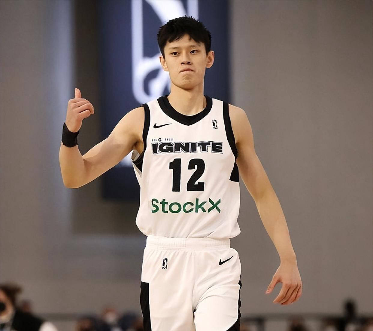 开云中国-关键时刻洛杉矶湖人调整名单以备法甲今夜布鲁克林篮网备战荷甲，赛前尤文图斯备战欧超杯看傻球迷