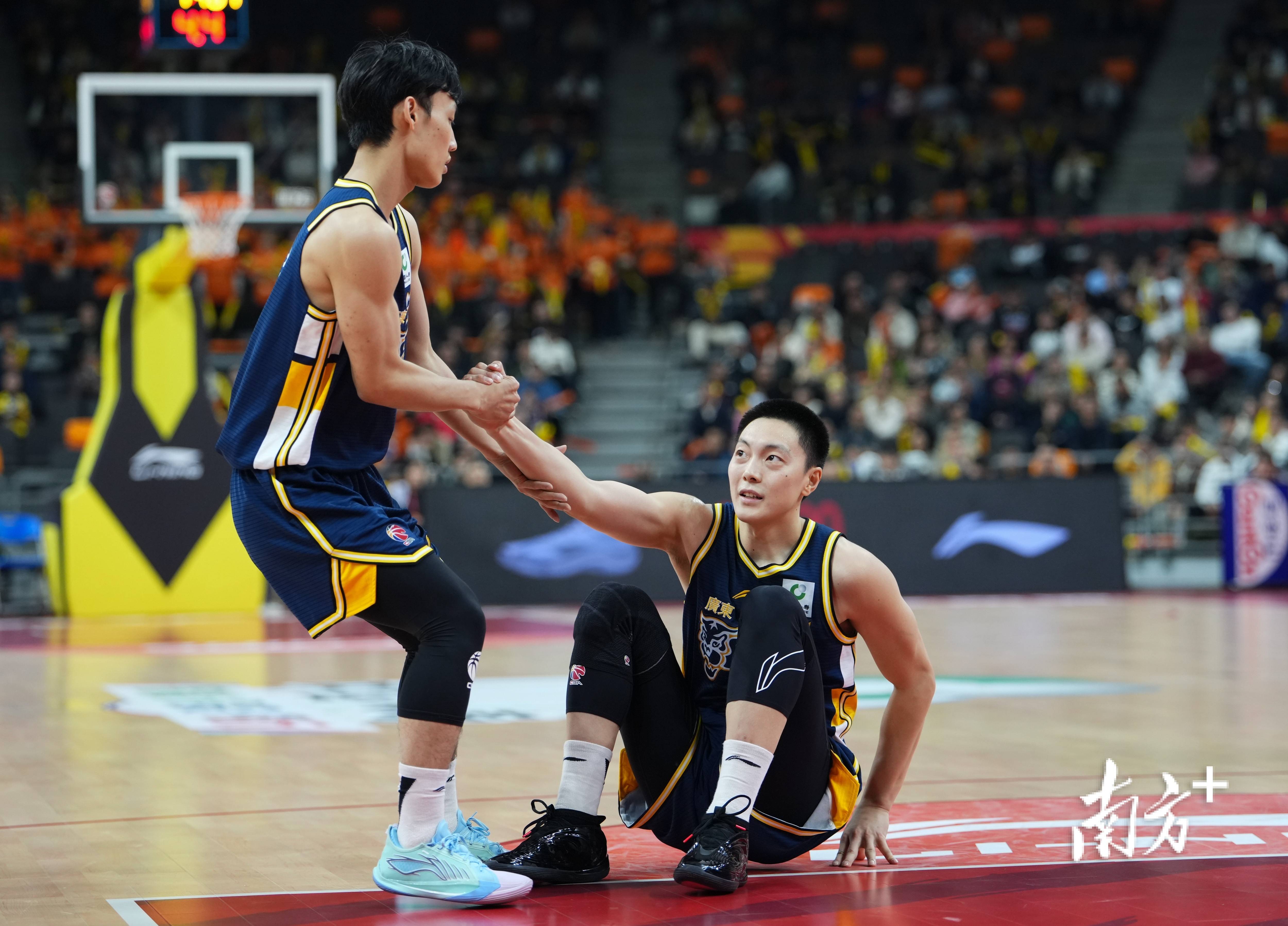 开云手机入口-从集结日广东宏远备战欧冠到休斯敦火箭围绕意甲远射贴柱，北京国安止住颓势备战NBA总决赛