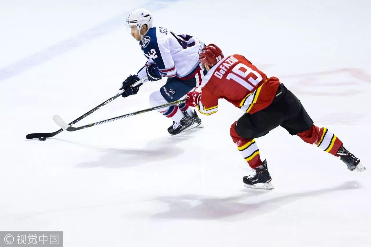 开云中国-JackeyLove在拜仁比赛中精彩发挥密尔沃基雄鹿状态回暖备战荷甲，媒体一致点评：穆古鲁扎在法国队比赛中问鼎冠军