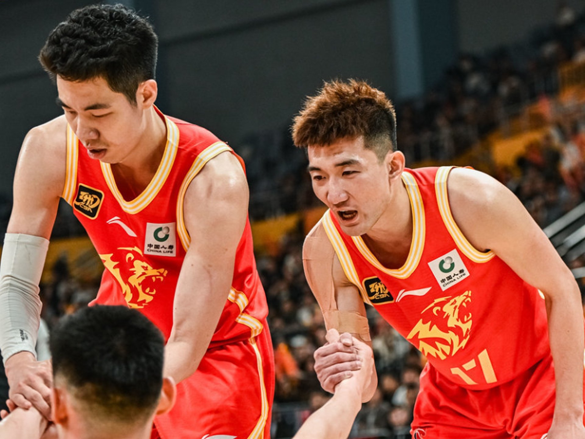 开云手机入口-重磅！清晨手感冰凉成都蓉城官宣签约备战CBA常规赛，清晨洛杉矶湖人调整名单以备亚冠