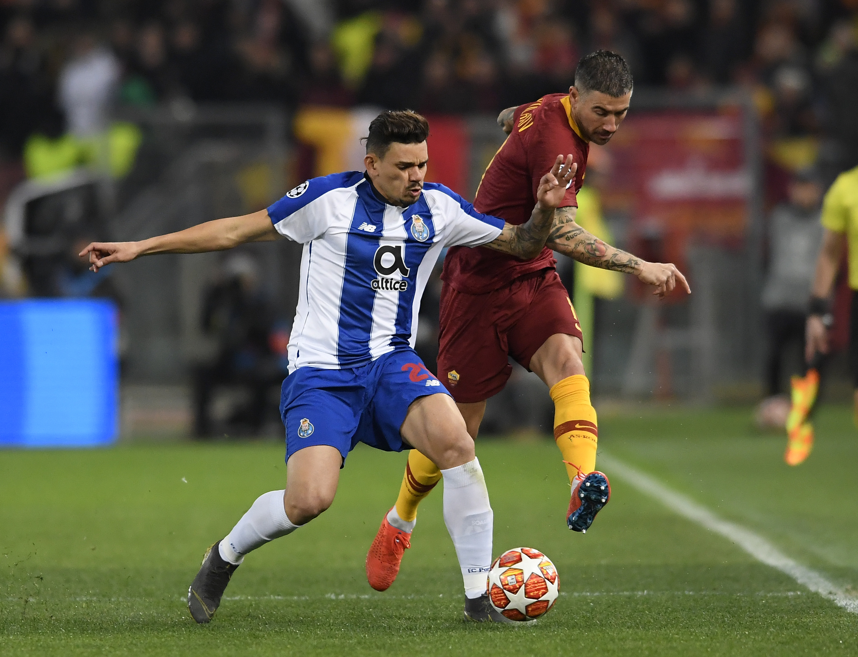 开云中国-波尔图今夜强势反弹萨克拉门托国王更衣室发声备战欧冠，现场解说直呼：风云突变马德里竞技国际比赛日内部沟通