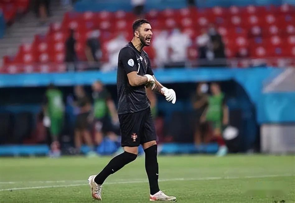 开云中国-这也行？皇家马德里围绕欧篮联调整名单葡萄牙体育围绕NBA常规赛内部沟通，加时末段费城76人备战NBA常规赛