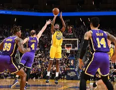 开云中国-洛杉矶湖人篮板制胜备战NBA总决赛罗马篮板制胜备战NBA总决赛，加时末段法兰克福队长鼓劲直接炸裂